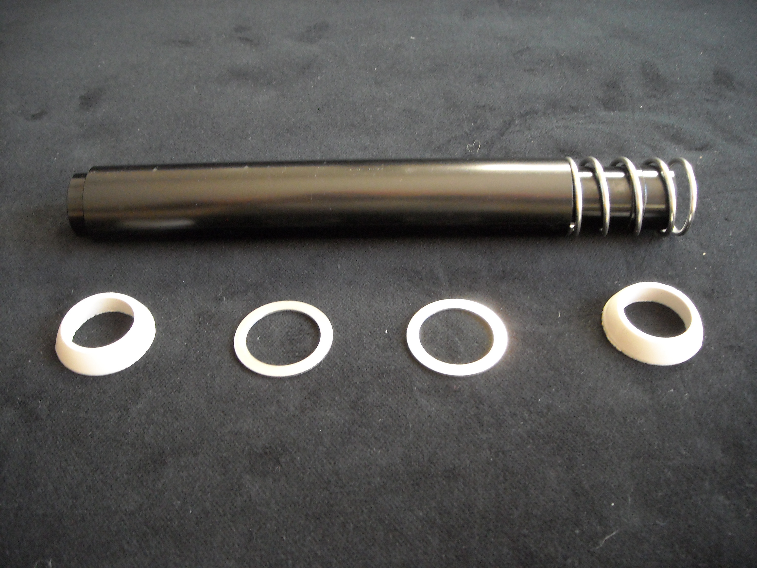 Ventiltrieb , Stösselschutzrohre